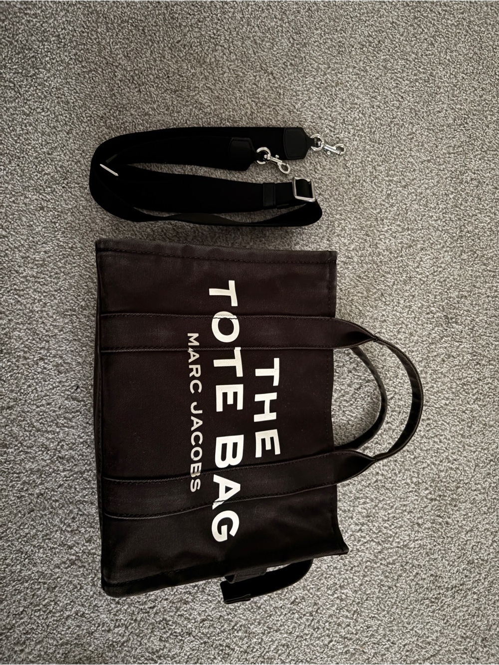 Marc Jacobs Black tote size medium